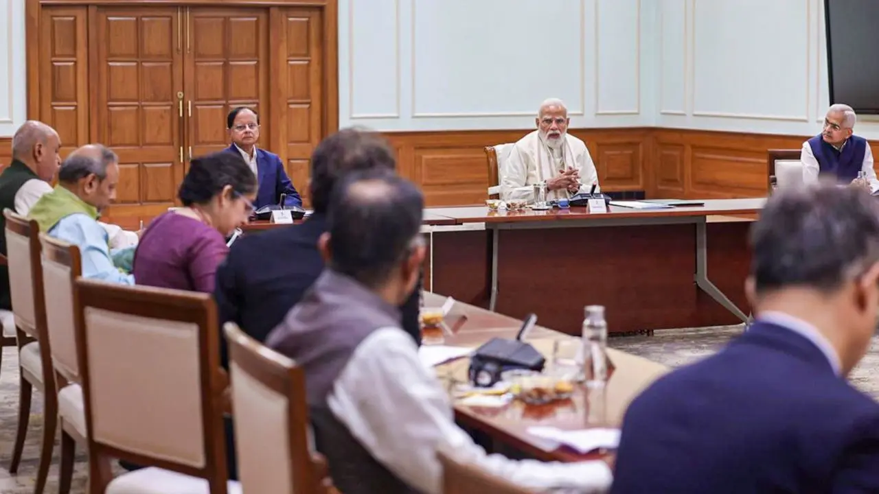 PM Modi meets Economic Advisory Council to discuss growth and reforms India's strong GDP growth discussed at PM Modi's economic advisory meeting. PIC/PTI